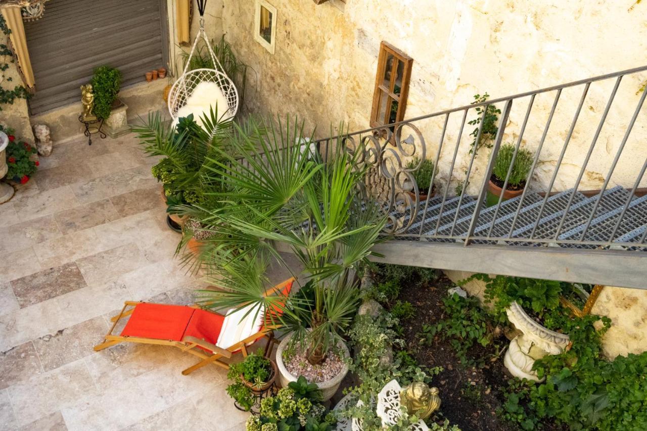 Champagne House - Elegance, Luxury And Charm Bed & Breakfast Condom Dış mekan fotoğraf
