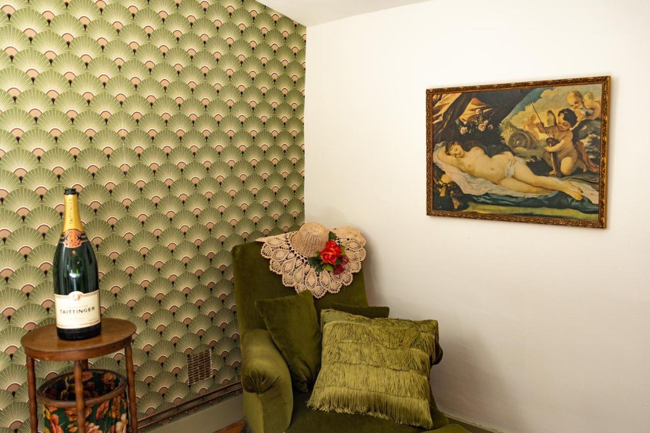 Champagne House - Elegance, Luxury And Charm Bed & Breakfast Condom Dış mekan fotoğraf